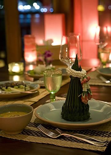 Chakrabongse Villas, Bangkok, Thailand - dinner in the Riverside Dining Pavilion Chakrabongse Villas, Bangkok, Thailand - dinner in the Riverside Dining Pavilion
