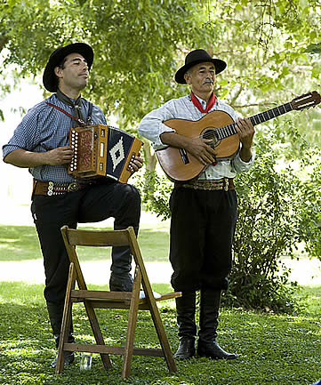 Estancia El Ombu, San Antonio de Areco, Argentina - musician Estancia El Ombu, San Antonio de Areco, Argentina - musician