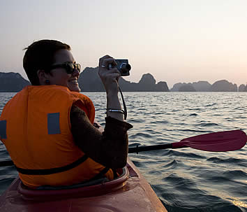 Red Dragon Junk, Halong Bay, Vietnam - canoe Red Dragon Junk, Halong Bay, Vietnam - canoe
